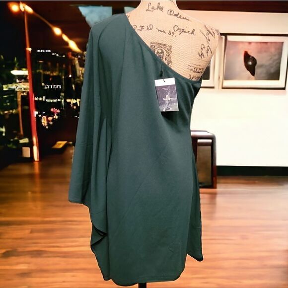 Women's One Shoulder Batwing Sleeve Asymmetric Hem Mini Dress Size M NWT - Picture 6 of 9
